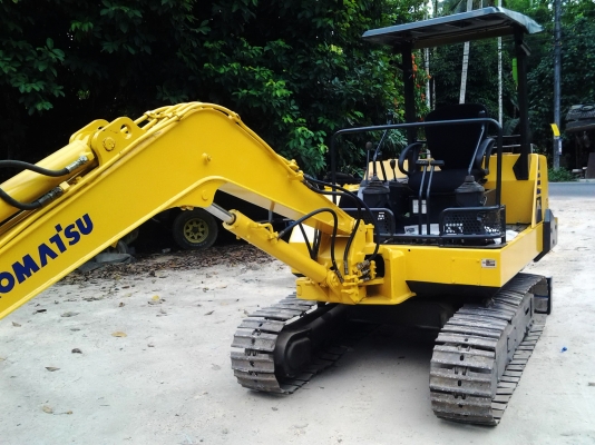 ขายด่วนรถแบ๊คโฮ KOMATSU PC30-6 กับ เทรลเลอร์ ISUZU 6 ล้อ ยกคู่ พร้อมทะเบียน ขายด่วนรถแบ๊คโฮ KOMATSU PC30-6 กับ เทรลเลอร์ ISUZU 6 ล้อ ยกคู่ พร้อมทะเบียน