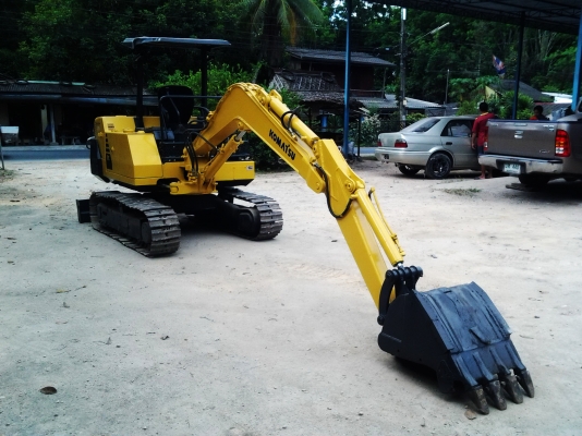 ขายด่วนรถแบ๊คโฮ KOMATSU PC30-6 กับ เทรลเลอร์ ISUZU 6 ล้อ ยกคู่ พร้อมทะเบียน ขายด่วนรถแบ๊คโฮ KOMATSU PC30-6 กับ เทรลเลอร์ ISUZU 6 ล้อ ยกคู่ พร้อมทะเบียน