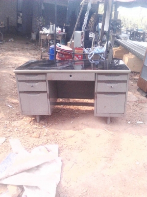 โต๊ะบัญชีเหล็ก