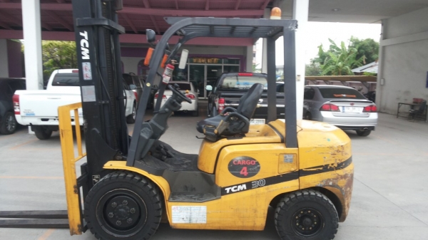 ขายรถ tcm ขนาด3  ตัน รุ่นt3k ดีเซล ชั่วโมงการทำงาน4พันกว่าเครื่องดีราคาพิเศษ