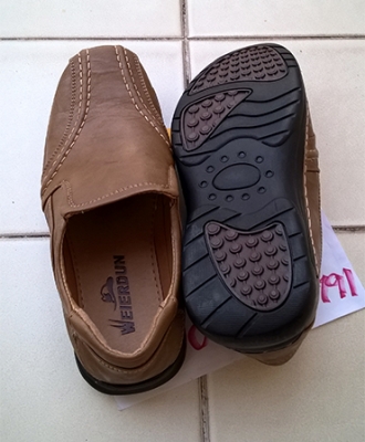 WEIERDUN รองเท้าหนังสภาพใหม่ WEIERDUN รองเท้าหนังสภาพใหม่