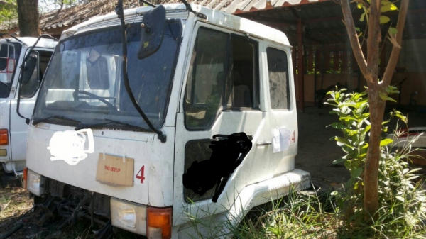 ขายด่วนครับ หัวเก๋ง 10 ล้อ HINO ISUZU MITSUBISHI ขายถูก 3 หัว