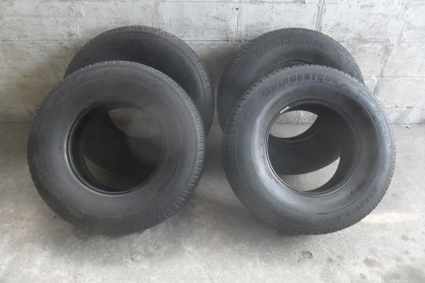 ยาง บริสโตน 265/70R15ปี13 สวยๆ 4 เส้น ราคา 3700 บาท