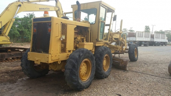 ขายรถเกรด CAT 140G ซีเรียล 9000 กว่า เอกสารเล่มทะเบียน ราคา 2100000