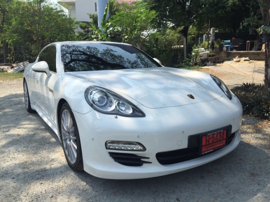 PORSCHE Panamera 3.0S Hybird ปี 2012 สภาพเหมือนพึ่งออกจากห้าง รถมือเดียวป้ายแดง ไมล์แท้ 32.xxx km อุปกรณ์ครบเอกสารพร้อมโอน
