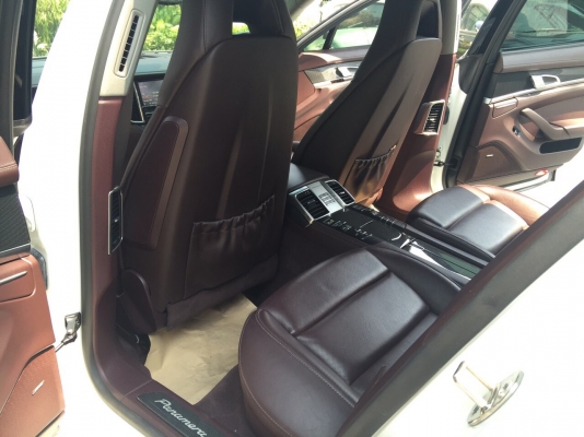 PORSCHE Panamera 3.0S Hybird ปี 2012 สภาพเหมือนพึ่งออกจากห้าง รถมือเดียวป้ายแดง ไมล์แท้ 32.xxx km อุปกรณ์ครบเอกสารพร้อมโอน