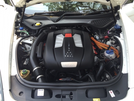 PORSCHE Panamera 3.0S Hybird ปี 2012 สภาพเหมือนพึ่งออกจากห้าง รถมือเดียวป้ายแดง ไมล์แท้ 32.xxx km อุปกรณ์ครบเอกสารพร้อมโอน