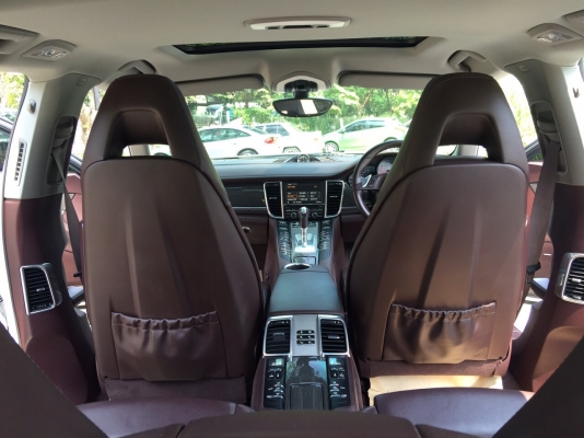 PORSCHE Panamera 3.0S Hybird ปี 2012 สภาพเหมือนพึ่งออกจากห้าง รถมือเดียวป้ายแดง ไมล์แท้ 32.xxx km อุปกรณ์ครบเอกสารพร้อมโอน