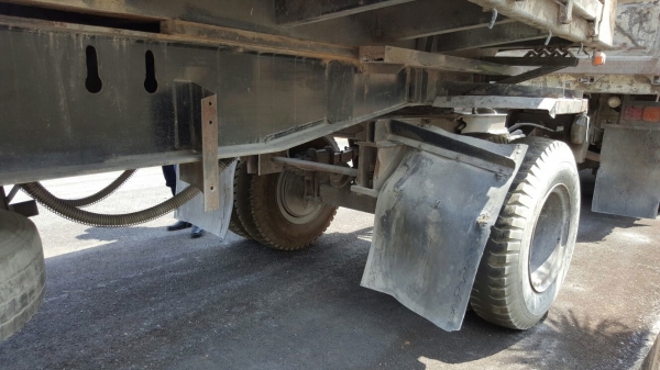 ขายหางพ่วง  สามมิต  2  เพลา. ปี 49  ( มีขาย 4 หาง. )   สนใจติดต่อ  081 - 6079515