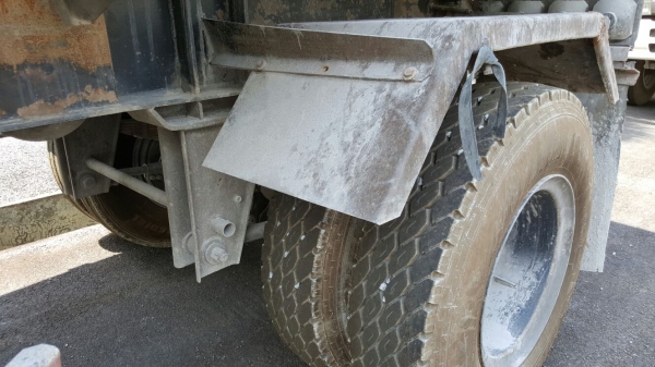 ขายหางพ่วง  สามมิต  2  เพลา. ปี 49  ( มีขาย 4 หาง. )   สนใจติดต่อ  081 - 6079515