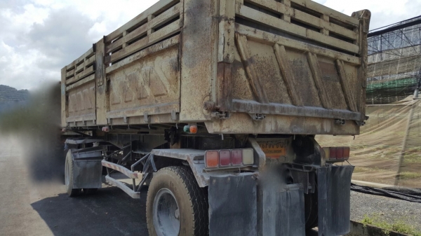 ขายหางพ่วง  สามมิต  2  เพลา. ปี 49  ( มีขาย 4 หาง. )   สนใจติดต่อ  081 - 6079515