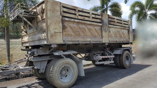 ขายหางพ่วง  สามมิต  2  เพลา. ปี 49  ( มีขาย 4 หาง. )   สนใจติดต่อ  081 - 6079515