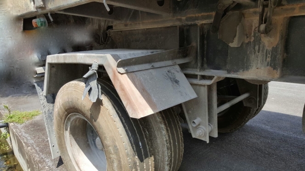 ขายหางพ่วง  สามมิต  2  เพลา. ปี 49  ( มีขาย 4 หาง. )   สนใจติดต่อ  081 - 6079515