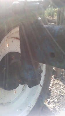 ขายคานหน้าฟอร์ดพร้อมล้อ  บูท  บน  ล่าง  รับนำ้หนักใหม่หมด  สภาพพร้อมใช้  ราคาคุยกันได้  ขายได้ขายเลย