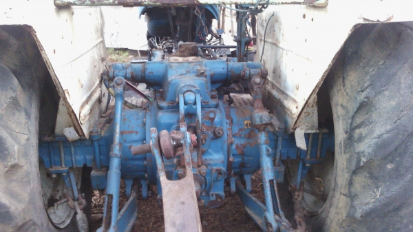 ขายรถไถฟอร์ด  6610  พร้อมพร้อมใช้  พร้อมโอน  ราคาคุยกันได้  ขายได้ขายเลย