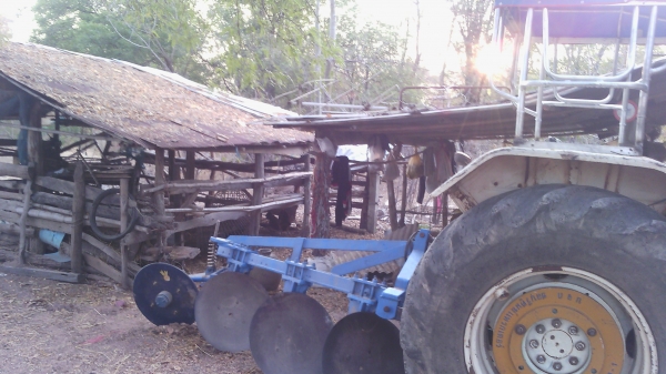 ขายรถไถฟอร์ด  6610  พร้อมพร้อมใช้  พร้อมโอน  ราคาคุยกันได้  ขายได้ขายเลย