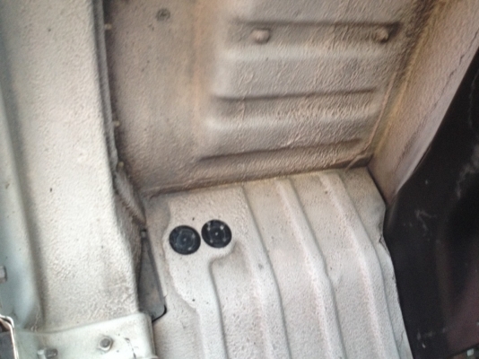 ขายรถบรรทุก 6 ล้อ Hino FC4J สมอทอง ปี45 กระบะปิเนียม 5.5