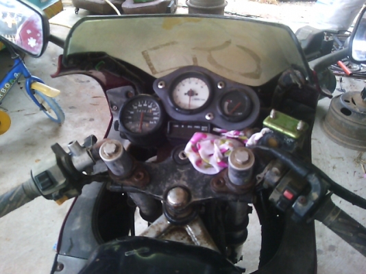 ขายซากรถsuzuki  rg150ตามสภาพมีเล่มทะเบียนชุดโอนพร้อมสนใจติดต่อได้0998344996/0807346335ครับ