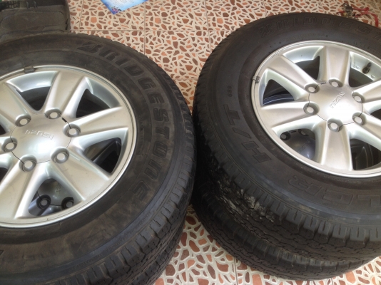 ต้องการขายล้อแม็กพร้อมยางของรถ ISUZU All New Dmax ขอบ16 พร้อมยางบริสโตน