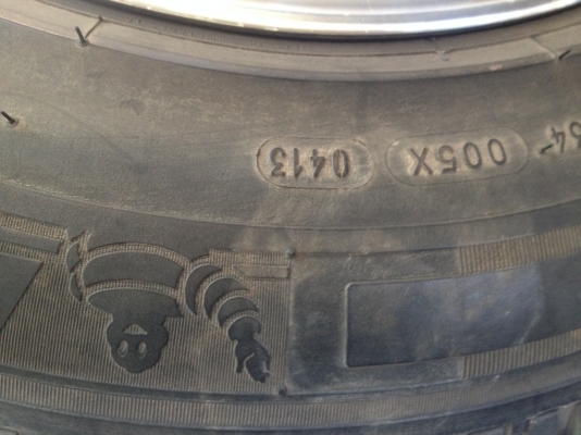 ขายล้อแม็กก้านยก 15 5 รู 114 พร้อมยาง Michelin 215 70 15 ดอกยังหนาๆ 7900 ขายล้อแม็กก้านยก 15 5 รู 114 พร้อมยาง Michelin 215 70 15 ดอกยังหนาๆ 7900