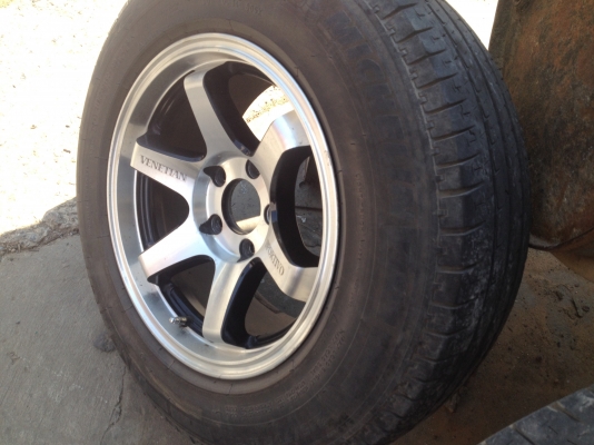 ขายล้อแม็กก้านยก 15 5 รู 114 พร้อมยาง Michelin 215 70 15 ดอกยังหนาๆ 7900 ขายล้อแม็กก้านยก 15 5 รู 114 พร้อมยาง Michelin 215 70 15 ดอกยังหนาๆ 7900