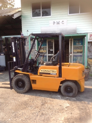 +++ ขายโฟล์คิลฟท์  KOMATSU FG25-10  ขนาด  2.5  ตัน  เครื่องยนต์เบนซิน  แก๊ส  เสา  3  เมตร  เกียร์ธรรมดา  งา 1,070  มม.  ยางลม