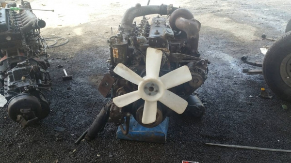 เครื่อง isuzu 6BG เทอร์โบ พร้อมเกียร์ร็อค 7 เกียร์ พร้อมเกียร์ฝาก เครื่องดีใบมีไอ พร้อมใบคุ้มลงเล่ม