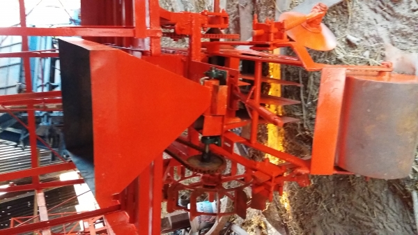 เครื่องปลูกอ้อยร่องคู่30CMใส่รถ47แรงขึ้นไป