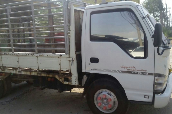 หกล้อ อีซุซุ NPR130ปี50ช่วงยาว4.30ม สภาพเดิมๆสวยพร้อมใช้ เล่มทะเบียนพร้อมโอน