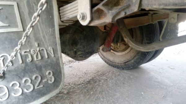 หกล้อ อีซุซุ NPR130ปี50ช่วงยาว4.30ม สภาพเดิมๆสวยพร้อมใช้ เล่มทะเบียนพร้อมโอน