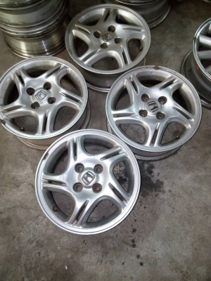 แม๊กขอบ 14 ยี่ห้อ HONDA ชุด 4 วง  tel.081-427-3941 ไอดีไลน์ 0814273941