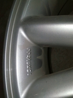 แม๊กขอบ 15 ยี่ห้อ ISUZU ชุด 4 วง tel.081-427-3941 ไอดีไลน์ 0814273941 แม๊กขอบ 15 ยี่ห้อ ISUZU ชุด 4 วง tel.081-427-3941 ไอดีไลน์ 0814273941