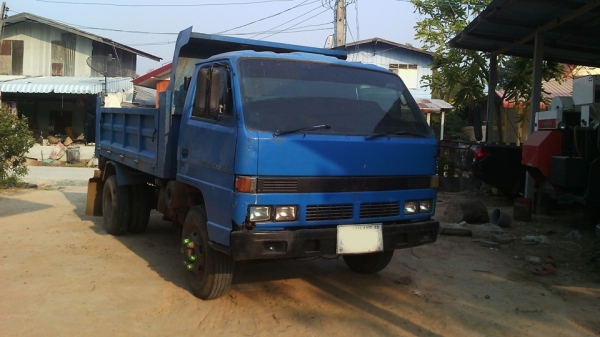 6ล้อดั้มดิน5คิว ISUZU KS-110 แรง ฝาขาว เครื่อง/เกียร์ เดิม แรงดี ปั้มอ่อน ช่วงล่างใหญ่ Fหน้า-หลัง พ.พาวเวอร์ หัวNPRลงเล่ม ดั้มเหล็ก3.70ม.ยิงหน้า ยาง8.25/16 เล่มทะเบียน ภาษีเต็ม ตามสภาพ **ขาย ISUZU KS-110 แรง ฝาขาว 6ล้อดั้มดิน5คิว ช่ว