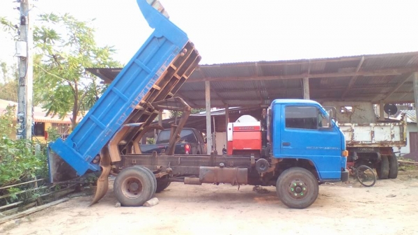 6ล้อดั้มดิน5คิว ISUZU KS-110 แรง ฝาขาว เครื่อง/เกียร์ เดิม แรงดี ปั้มอ่อน ช่วงล่างใหญ่ Fหน้า-หลัง พ.พาวเวอร์ หัวNPRลงเล่ม ดั้มเหล็ก3.70ม.ยิงหน้า ยาง8.25/16 เล่มทะเบียน ภาษีเต็ม ตามสภาพ **ขาย ISUZU KS-110 แรง ฝาขาว 6ล้อดั้มดิน5คิว ช่ว