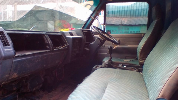 6ล้อดั้มดิน5คิว ISUZU KS-110 แรง ฝาขาว เครื่อง/เกียร์ เดิม แรงดี ปั้มอ่อน ช่วงล่างใหญ่ Fหน้า-หลัง พ.พาวเวอร์ หัวNPRลงเล่ม ดั้มเหล็ก3.70ม.ยิงหน้า ยาง8.25/16 เล่มทะเบียน ภาษีเต็ม ตามสภาพ **ขาย ISUZU KS-110 แรง ฝาขาว 6ล้อดั้มดิน5คิว ช่ว