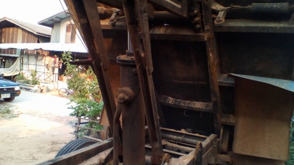 6ล้อดั้มดิน5คิว ISUZU KS-110 แรง ฝาขาว เครื่อง/เกียร์ เดิม แรงดี ปั้มอ่อน ช่วงล่างใหญ่ Fหน้า-หลัง พ.พาวเวอร์ หัวNPRลงเล่ม ดั้มเหล็ก3.70ม.ยิงหน้า ยาง8.25/16 เล่มทะเบียน ภาษีเต็ม ตามสภาพ **ขาย ISUZU KS-110 แรง ฝาขาว 6ล้อดั้มดิน5คิว ช่ว