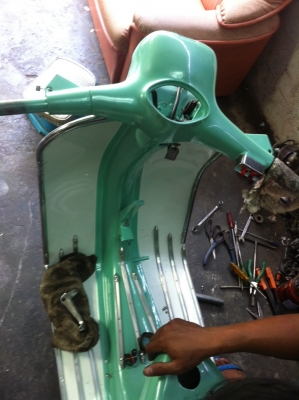 เอเซียเวสป้า---->>จัดส่งรถvespa สปริ้นคุณวิทย์ พัทยาที่ส่งมาบิ้วใหม่ให้ถึงมือ เรียบร้อยครับ