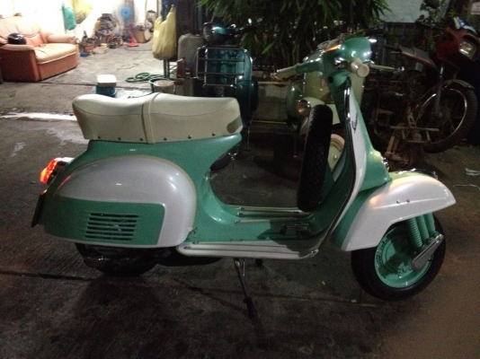 เอเซียเวสป้า---->>จัดส่งรถvespa สปริ้นคุณวิทย์ พัทยาที่ส่งมาบิ้วใหม่ให้ถึงมือ เรียบร้อยครับ