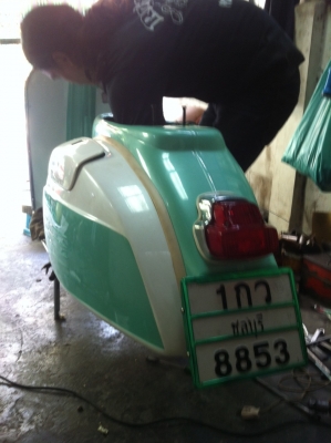 เอเซียเวสป้า---->>จัดส่งรถvespa สปริ้นคุณวิทย์ พัทยาที่ส่งมาบิ้วใหม่ให้ถึงมือ เรียบร้อยครับ