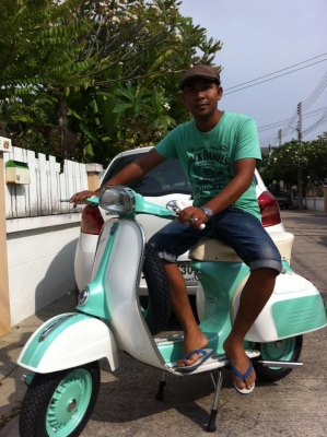 เอเซียเวสป้า---->>จัดส่งรถvespa สปริ้นคุณวิทย์ พัทยาที่ส่งมาบิ้วใหม่ให้ถึงมือ เรียบร้อยครับ