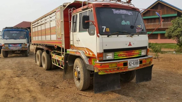 ขายรถ10ล้อ ดั้ม2เพลา FN528 เครื่อง6D17 เทอร์โบอินเตอร์ 260แรง รถสวยพร้อมใช้งาน เอกสารพร้อมโอน สนใจโทร 090-8588220คุณนะ 093-3258446คุณบิว หรือเข้าดูสินค้าอื่นๆได้ที่ www.truck.in.th/498 หรือเพจFacebook ณรงค์ ซื้อขายรถมือสอง (เว็บไซต์ส่วนตัว) หรือFacebook ค