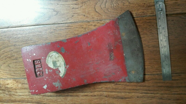 ขายหัวขวานตราเสือเพชรMade in Germany. หนัก1กิโลกรัม