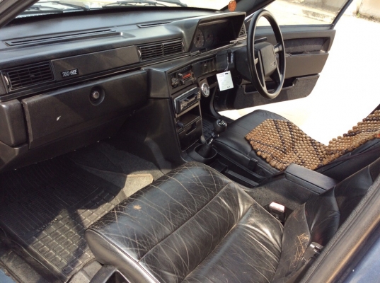 ขายรถ Volvo 760 GLE เครื่องเดิม 2.4 เกียร์ธรรมดา ติดแก๊สLPG เพาเวอร์ ไฟฟ้าทั้งคัน ภายในเดิมๆเบาะหนังแท้เดิมๆสะอาด แอร์เย็นวิทยุพร้อม ระบบไมล์ใช้ได้หมด ตัวถังเดิมๆทรงเดิมดีมากไม่มีชน แม็กเดิมๆ รถขับดีเลยครับ พร้อมใช้งาน ขับกลับได้เลยครับ ขายถูก