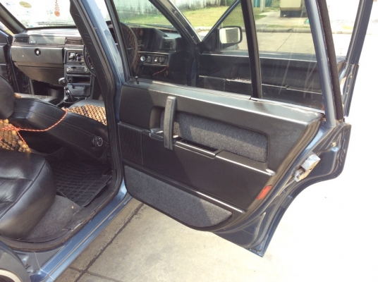 ขายรถ Volvo 760 GLE เครื่องเดิม 2.4 เกียร์ธรรมดา ติดแก๊สLPG เพาเวอร์ ไฟฟ้าทั้งคัน ภายในเดิมๆเบาะหนังแท้เดิมๆสะอาด แอร์เย็นวิทยุพร้อม ระบบไมล์ใช้ได้หมด ตัวถังเดิมๆทรงเดิมดีมากไม่มีชน แม็กเดิมๆ รถขับดีเลยครับ พร้อมใช้งาน ขับกลับได้เลยครับ ขายถูก