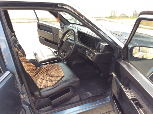 ขายรถ Volvo 760 GLE เครื่องเดิม 2.4 เกียร์ธรรมดา ติดแก๊สLPG เพาเวอร์ ไฟฟ้าทั้งคัน ภายในเดิมๆเบาะหนังแท้เดิมๆสะอาด แอร์เย็นวิทยุพร้อม ระบบไมล์ใช้ได้หมด ตัวถังเดิมๆทรงเดิมดีมากไม่มีชน แม็กเดิมๆ รถขับดีเลยครับ พร้อมใช้งาน ขับกลับได้เลยครับ ขายถูก