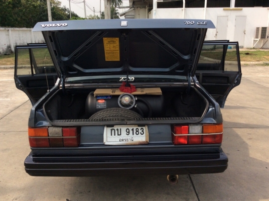 ขายรถ Volvo 760 GLE เครื่องเดิม 2.4 เกียร์ธรรมดา ติดแก๊สLPG เพาเวอร์ ไฟฟ้าทั้งคัน ภายในเดิมๆเบาะหนังแท้เดิมๆสะอาด แอร์เย็นวิทยุพร้อม ระบบไมล์ใช้ได้หมด ตัวถังเดิมๆทรงเดิมดีมากไม่มีชน แม็กเดิมๆ รถขับดีเลยครับ พร้อมใช้งาน ขับกลับได้เลยครับ ขายถูก