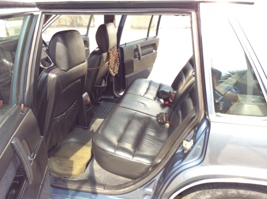 ขายรถ Volvo 760 GLE เครื่องเดิม 2.4 เกียร์ธรรมดา ติดแก๊สLPG เพาเวอร์ ไฟฟ้าทั้งคัน ภายในเดิมๆเบาะหนังแท้เดิมๆสะอาด แอร์เย็นวิทยุพร้อม ระบบไมล์ใช้ได้หมด ตัวถังเดิมๆทรงเดิมดีมากไม่มีชน แม็กเดิมๆ รถขับดีเลยครับ พร้อมใช้งาน ขับกลับได้เลยครับ ขายถูก