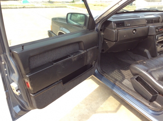 ขายรถ Volvo 760 GLE เครื่องเดิม 2.4 เกียร์ธรรมดา ติดแก๊สLPG เพาเวอร์ ไฟฟ้าทั้งคัน ภายในเดิมๆเบาะหนังแท้เดิมๆสะอาด แอร์เย็นวิทยุพร้อม ระบบไมล์ใช้ได้หมด ตัวถังเดิมๆทรงเดิมดีมากไม่มีชน แม็กเดิมๆ รถขับดีเลยครับ พร้อมใช้งาน ขับกลับได้เลยครับ ขายถูก