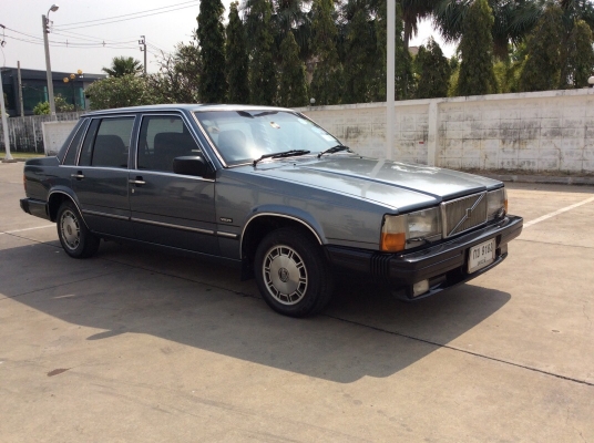 ขายรถ Volvo 760 GLE เครื่องเดิม 2.4 เกียร์ธรรมดา ติดแก๊สLPG เพาเวอร์ ไฟฟ้าทั้งคัน ภายในเดิมๆเบาะหนังแท้เดิมๆสะอาด แอร์เย็นวิทยุพร้อม ระบบไมล์ใช้ได้หมด ตัวถังเดิมๆทรงเดิมดีมากไม่มีชน แม็กเดิมๆ รถขับดีเลยครับ พร้อมใช้งาน ขับกลับได้เลยครับ ขายถูก