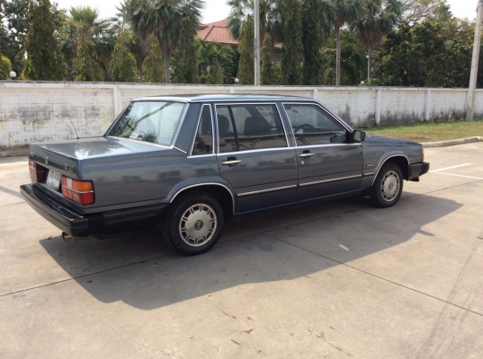 ขายรถ Volvo 760 GLE เครื่องเดิม 2.4 เกียร์ธรรมดา ติดแก๊สLPG เพาเวอร์ ไฟฟ้าทั้งคัน ภายในเดิมๆเบาะหนังแท้เดิมๆสะอาด แอร์เย็นวิทยุพร้อม ระบบไมล์ใช้ได้หมด ตัวถังเดิมๆทรงเดิมดีมากไม่มีชน แม็กเดิมๆ รถขับดีเลยครับ พร้อมใช้งาน ขับกลับได้เลยครับ ขายถูก